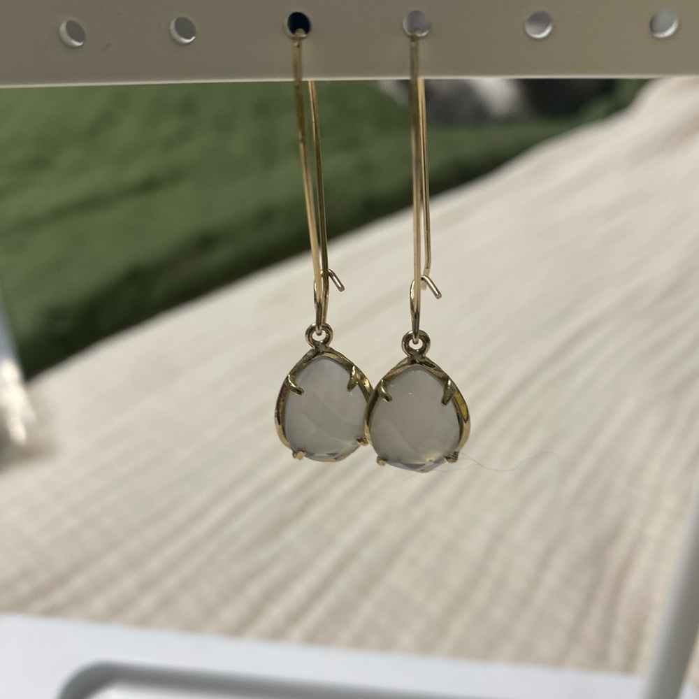 Elegant Gold and White Teardrop Earrings Kendra Scott
